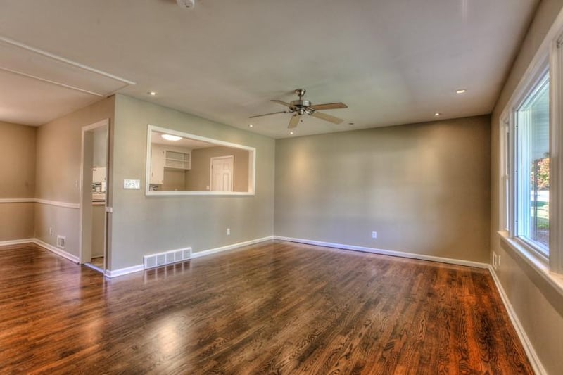 6705 99th St, Kansas City, MO 64134