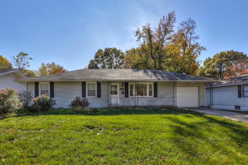 6705 99th St, Kansas City, MO 64134