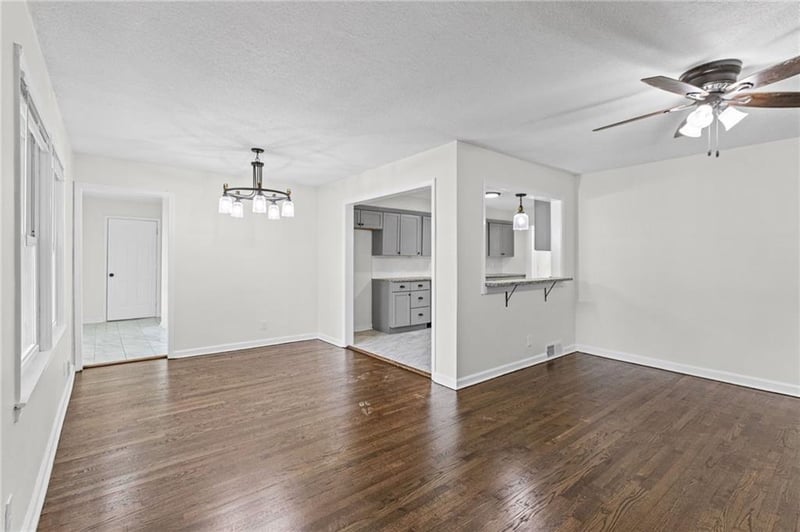 8105 E 80th Ter, Kansas City, MO 64138