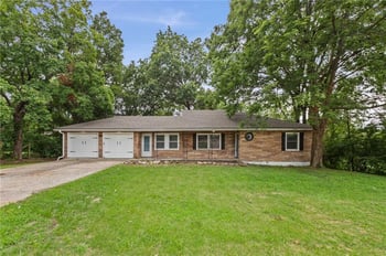 8105 E 80th Ter, Kansas City, MO 64138