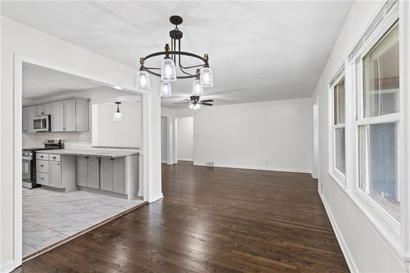 8105 E 80th Ter, Kansas City, MO 64138