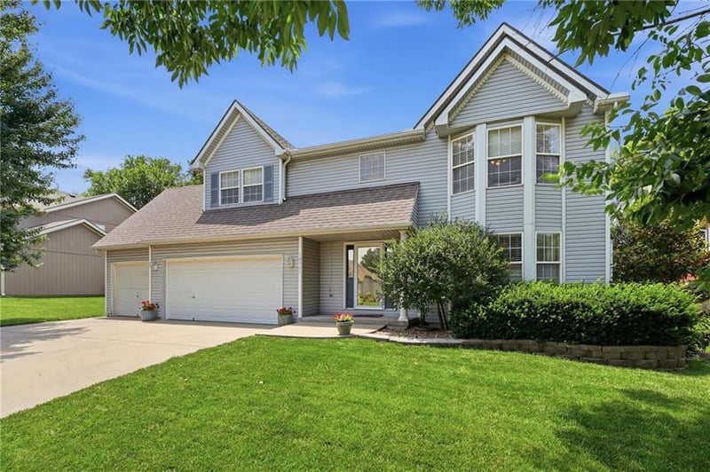 10926 Holly St, Kansas City, MO 64155