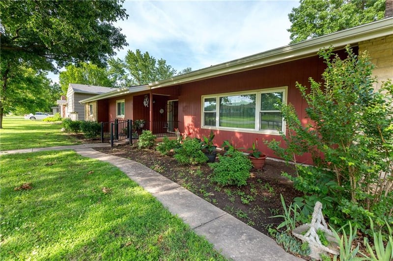 617 Jarboe St, Burlington, KS 66839