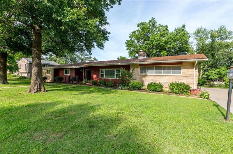 617 Jarboe St, Burlington, KS 66839
