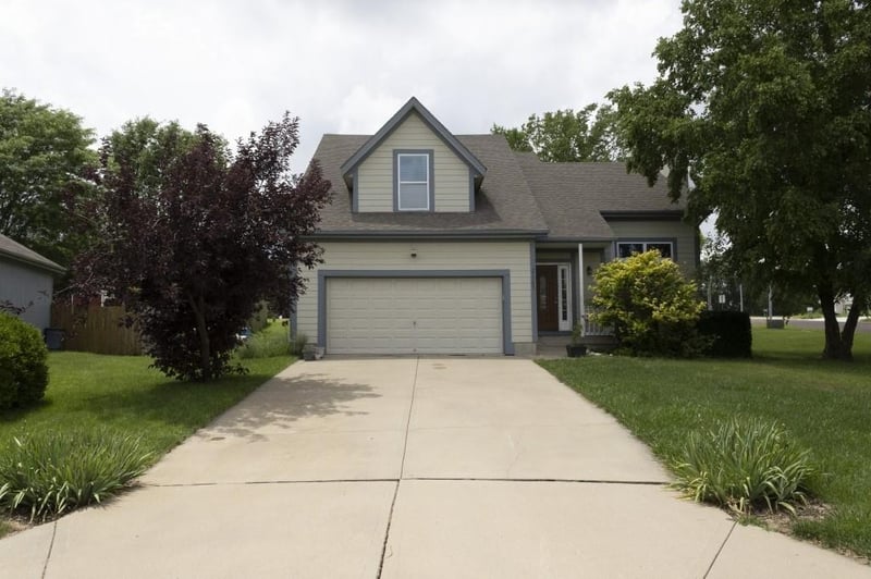 21705 Race St, Spring Hill, KS 66083