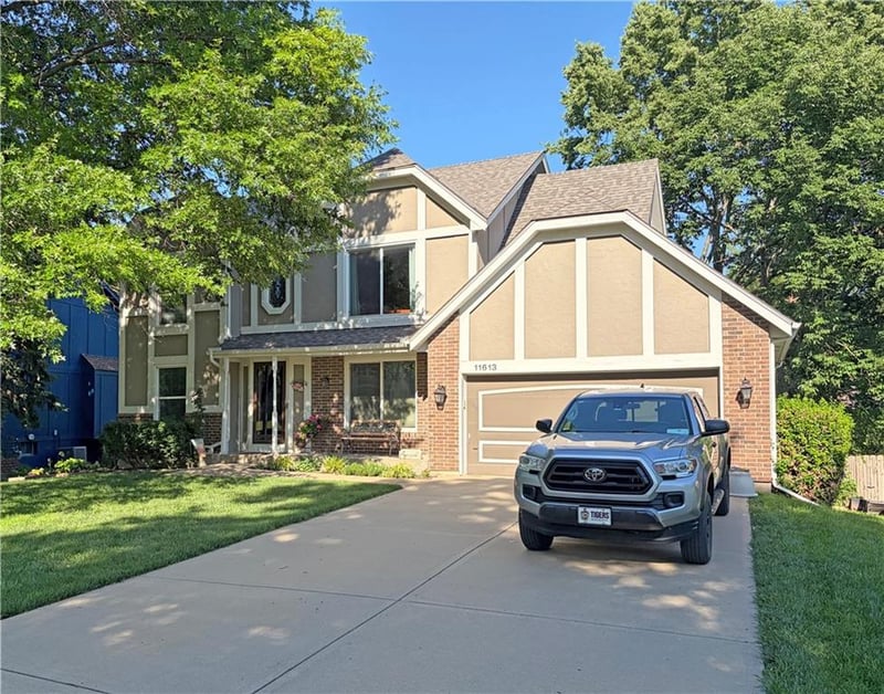11613 Penrose St, Olathe, KS 66061