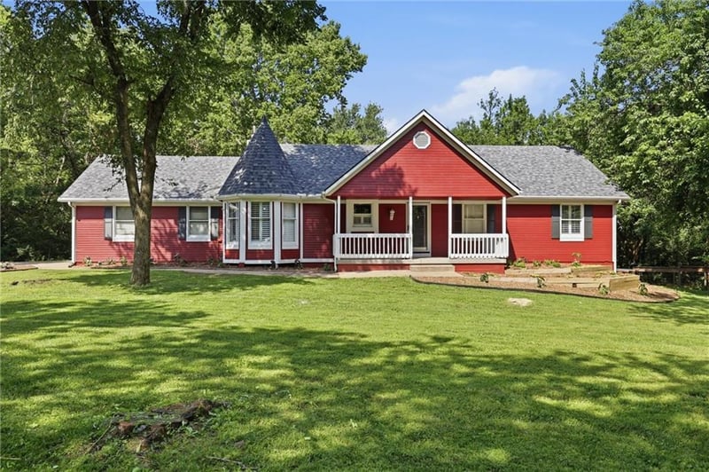 24512 Shadow Ct, Peculiar, MO 64078