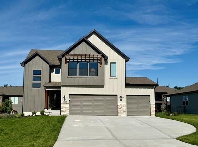 18738 Ocheltree St, Spring Hill, KS 66083