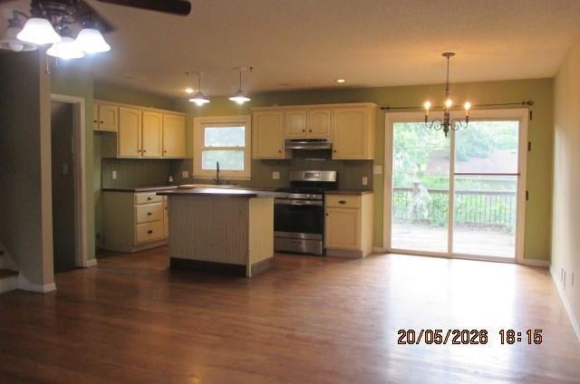 618 Kay Dr, Lee's Summit, MO 64063