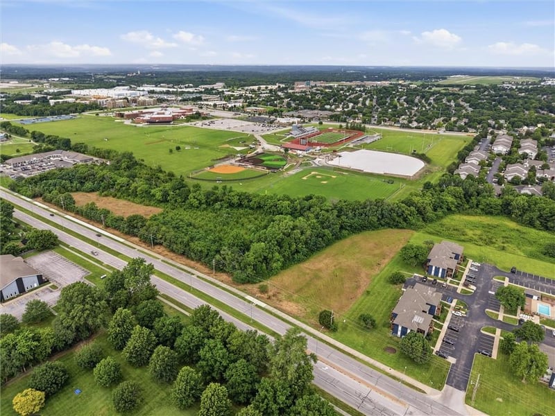 E Chipman Rd, Lee's Summit, MO 64063