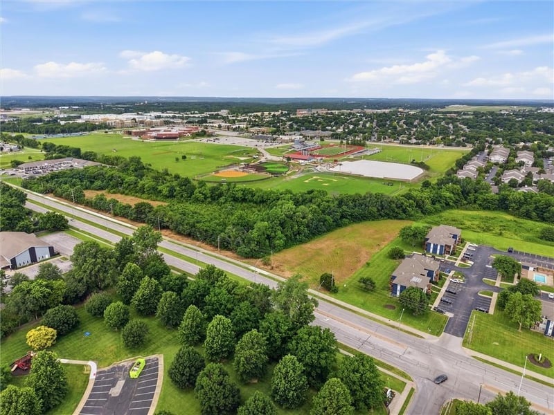 E Chipman Rd, Lee's Summit, MO 64063