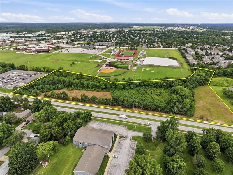 E Chipman Rd, Lee's Summit, MO 64063