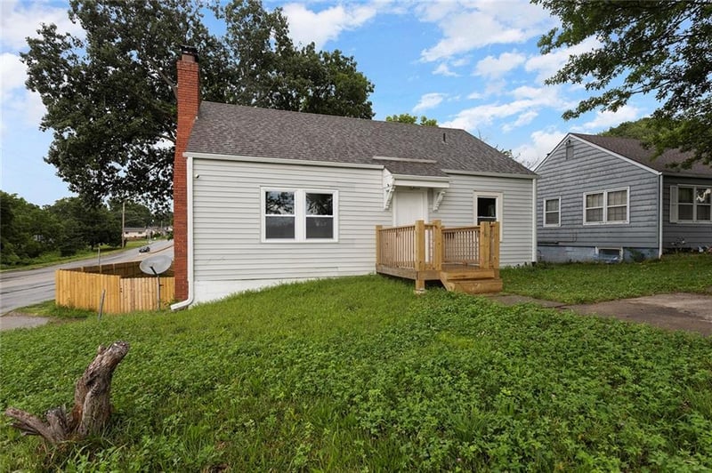 11200 40th St, Independence, MO 64052