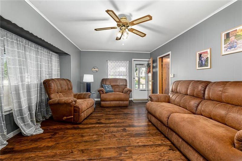 237 Allcutt Ave, Bonner Springs, KS 66012