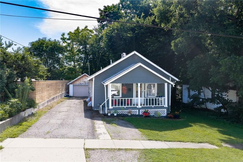 237 Allcutt Ave, Bonner Springs, KS 66012
