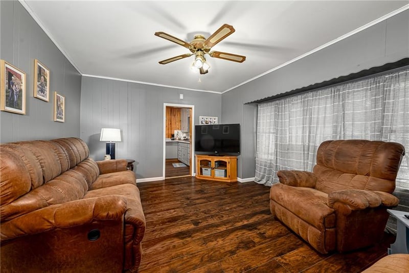 237 Allcutt Ave, Bonner Springs, KS 66012