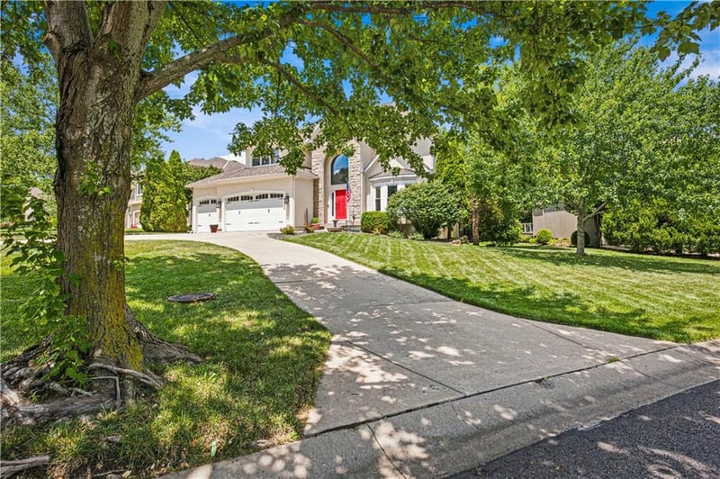 10908 144th St, Overland Park, KS 66221