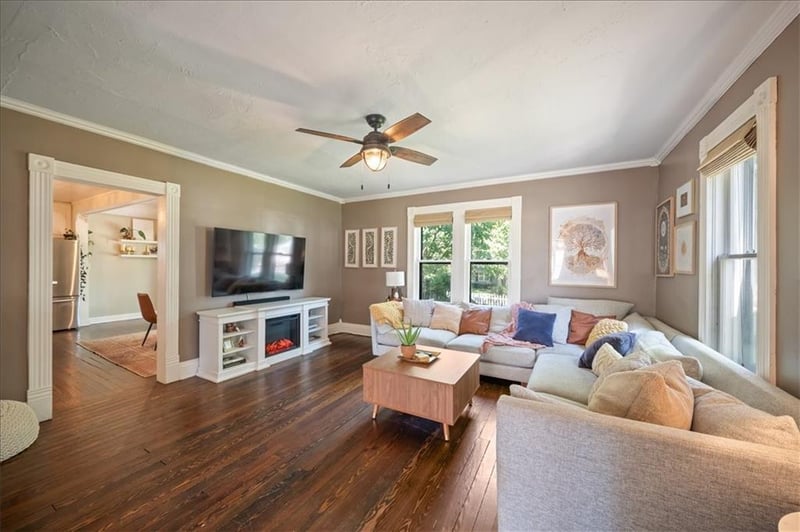 5145 Long Dr, Shawnee, KS 66216
