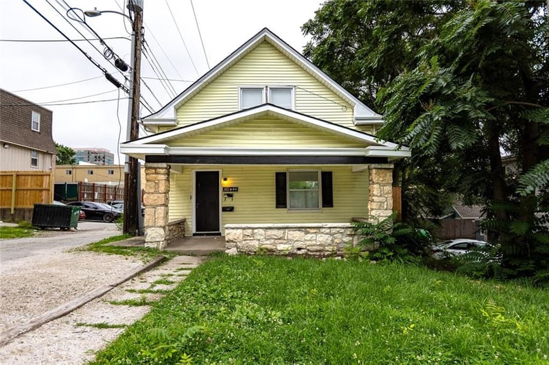 1111 44th St, Kansas City, MO 64111