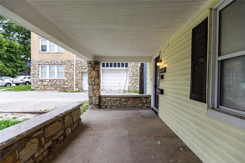 1111 44th St, Kansas City, MO 64111