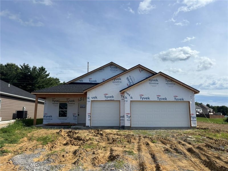 4810 Creek Woods Dr, St Joseph, MO 64507