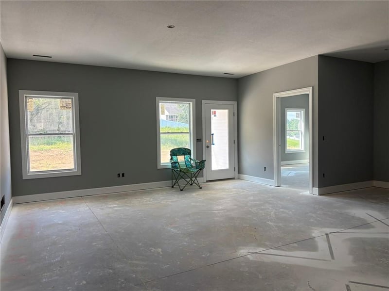 4810 S Creek Woods Dr, St Joseph, MO 64507