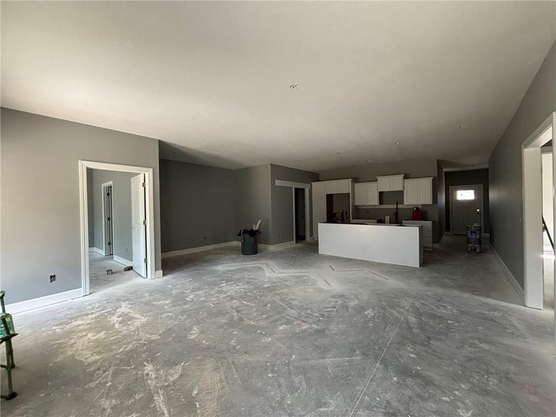 4810 S Creek Woods Dr, St Joseph, MO 64507