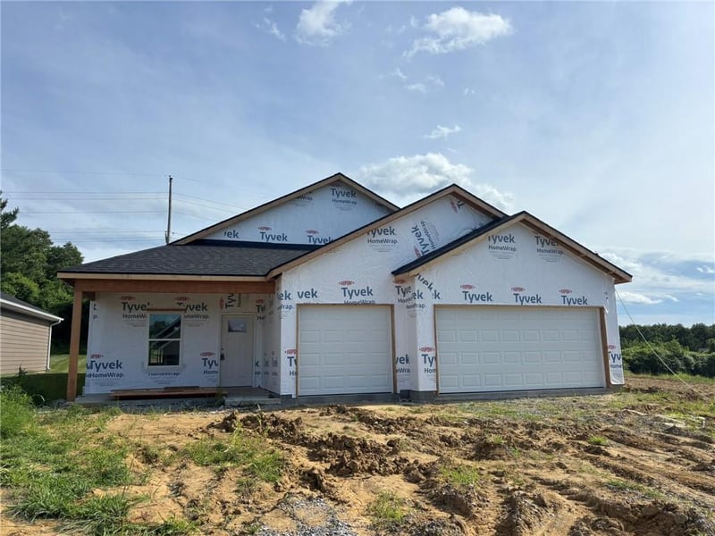 4810 Creek Woods Dr, St Joseph, MO 64507