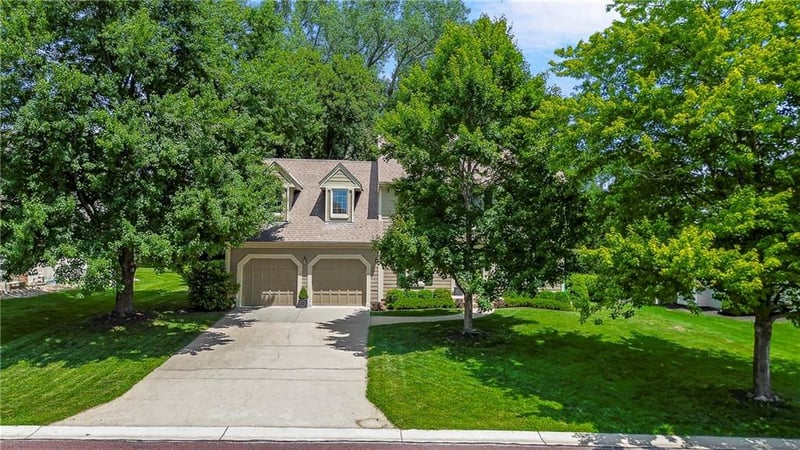 7930 117th St, Overland Park, KS 66210