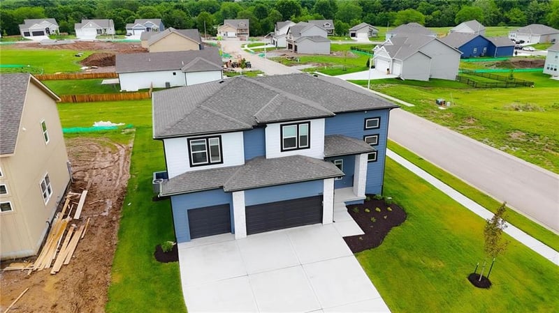 11115 Glenwood Ave, Kansas City, MO 64157