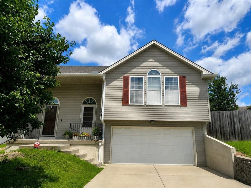 508 71st Ter, Kansas City, MO 64118