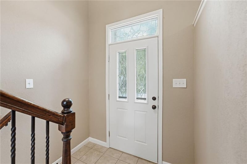 305 Marion Ln, Lee's Summit, MO 64081