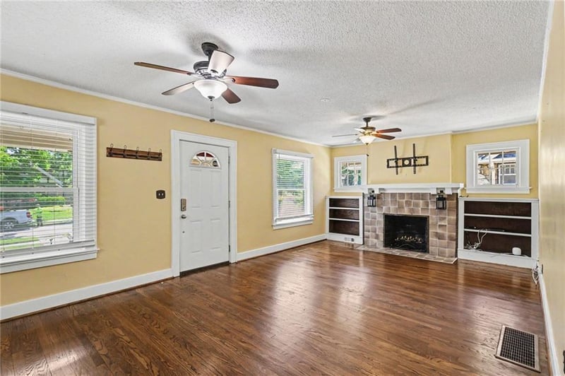 5642 Harrison St, Kansas City, MO 64110