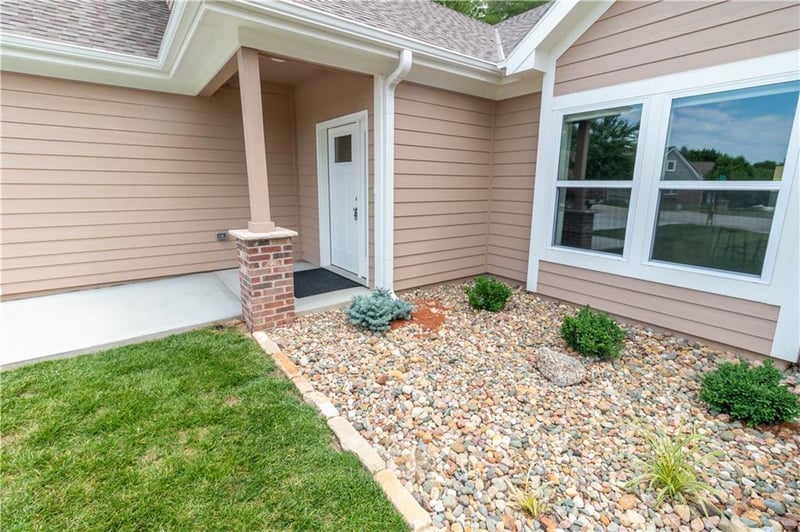 5016 Mulberry Ter, St Joseph, MO 64506