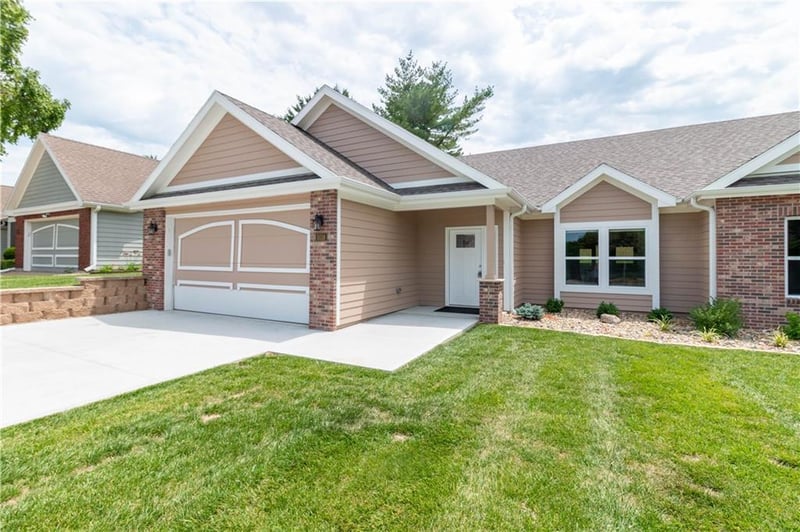 5016 Mulberry Ter, St Joseph, MO 64506