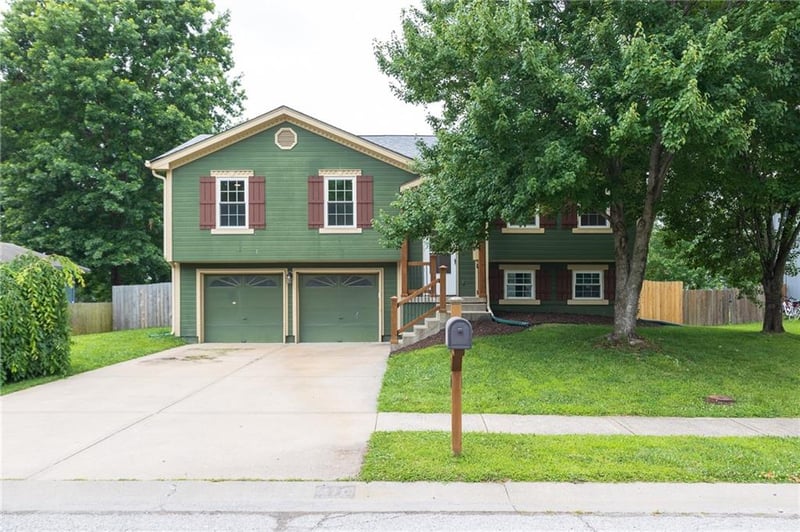 410 Copeland Dr, Greenwood, MO 64034