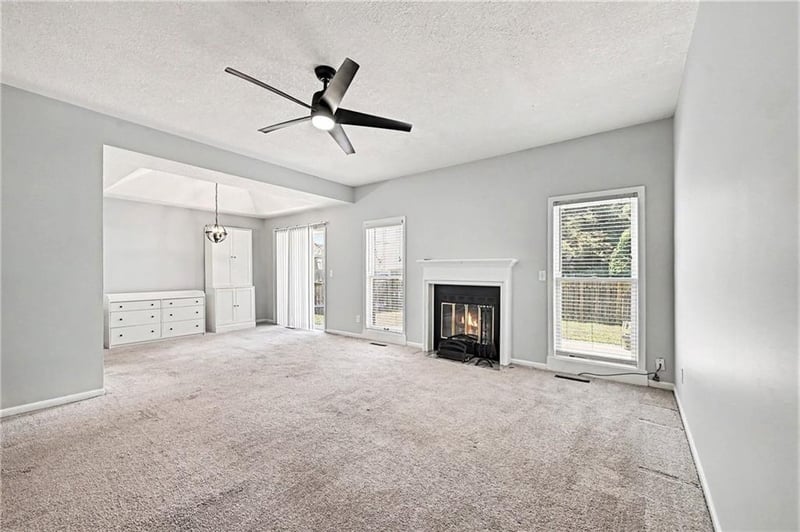 1720 Regency Dr, Kearney, MO 64060
