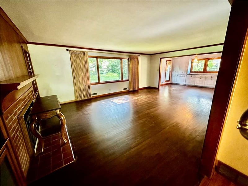 403 Lawn Ave, Maryville, MO 64468