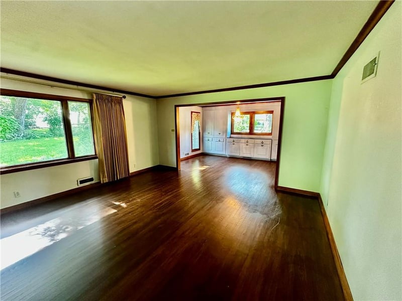 403 Lawn Ave, Maryville, MO 64468