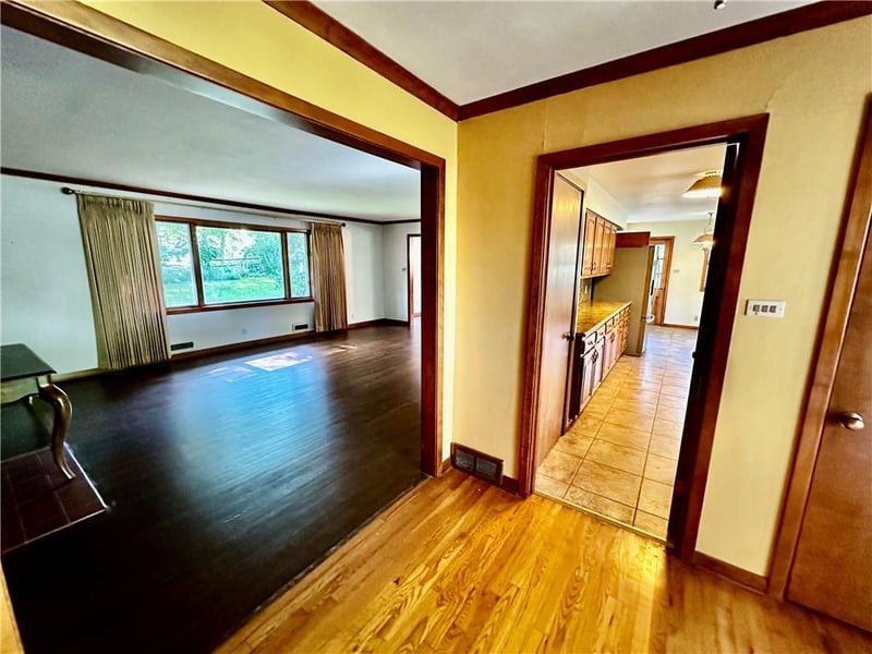 403 Lawn Ave, Maryville, MO 64468