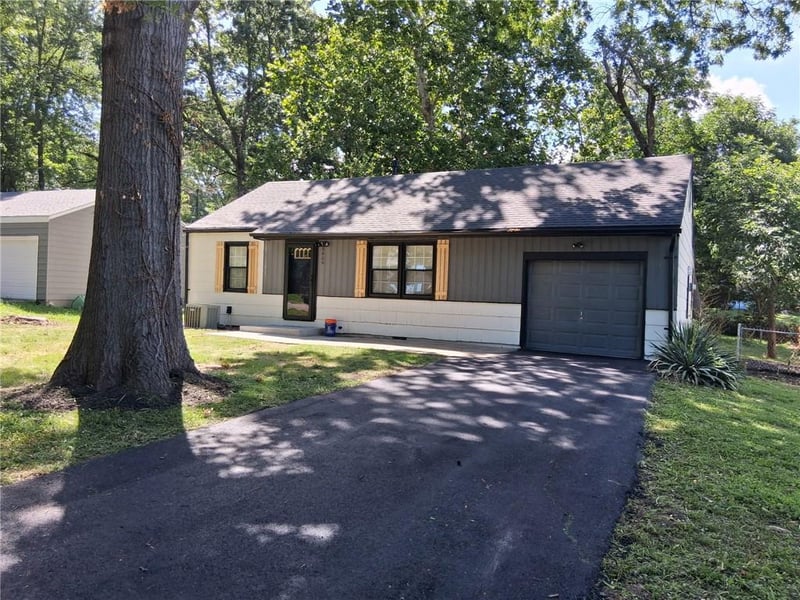 8809 71st Ter, Raytown, MO 64133