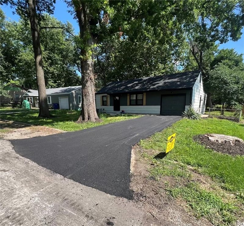 8809 71st Ter, Raytown, MO 64133