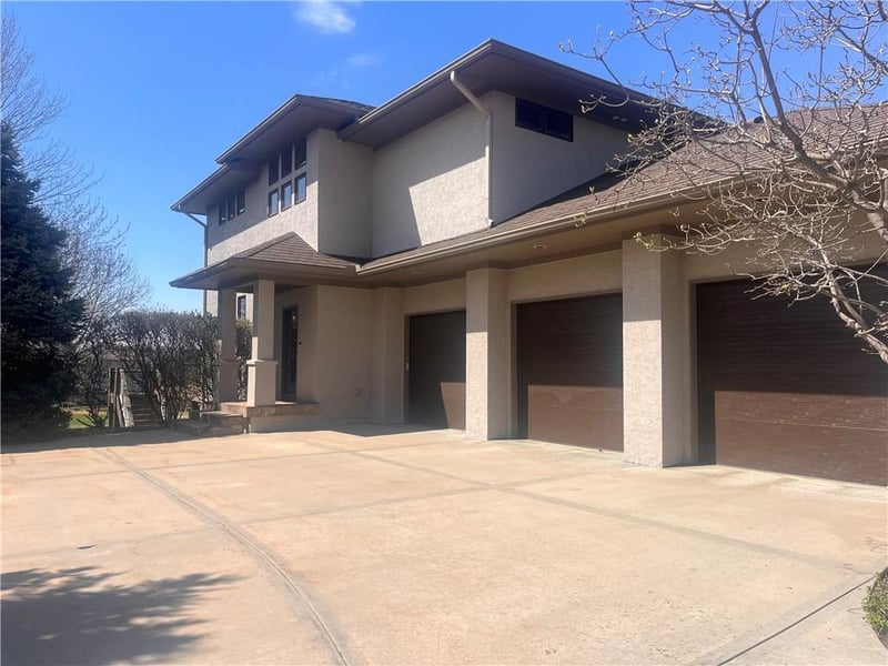 5520 Golden Bear Dr, Overland Park, KS 66223