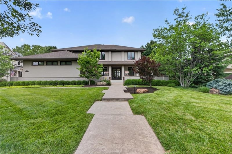 5520 Golden Bear Dr, Overland Park, KS 66223