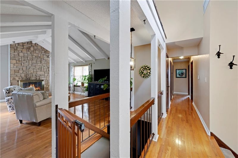 16110 Indian Creek Pw, Olathe, KS 66062