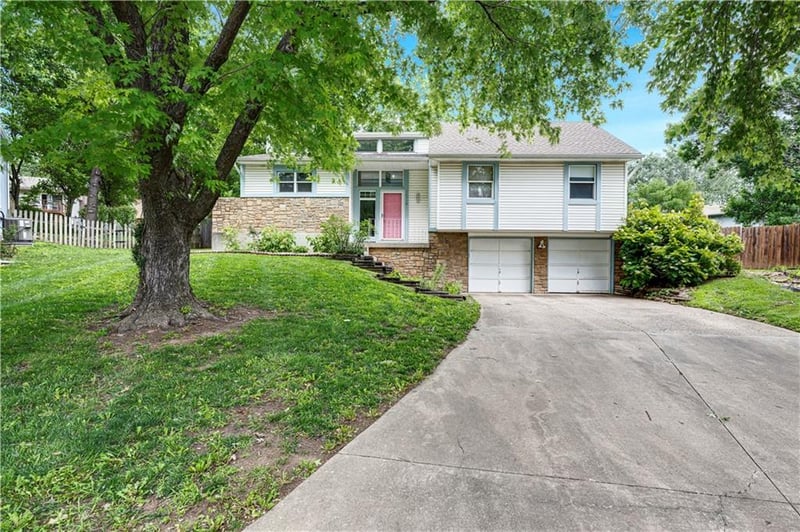 16110 Indian Creek Pw, Olathe, KS 66062