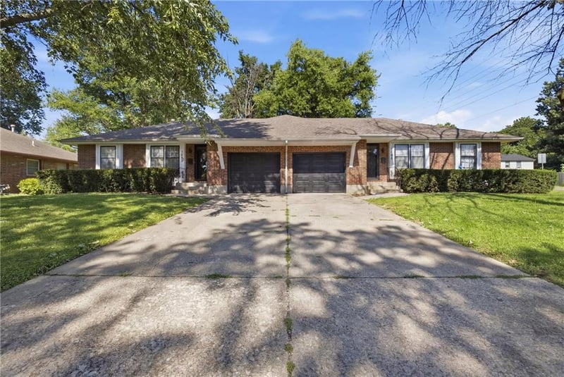 5900 Westridge Rd, Raytown, MO 64133