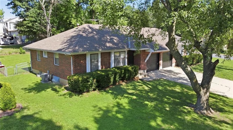 5900 Westridge Rd, Raytown, MO 64133