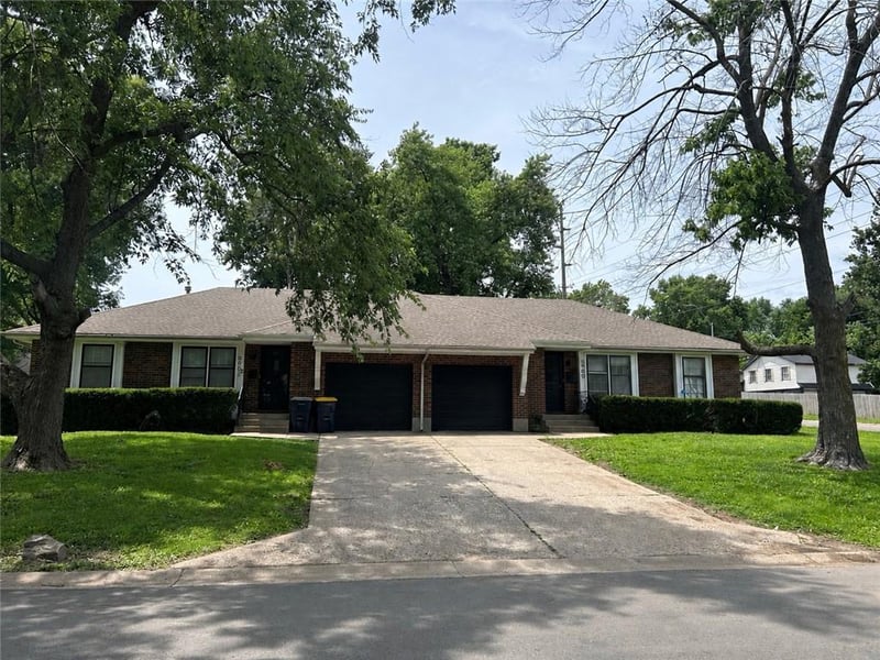 5900 Westridge Rd, Raytown, MO 64133