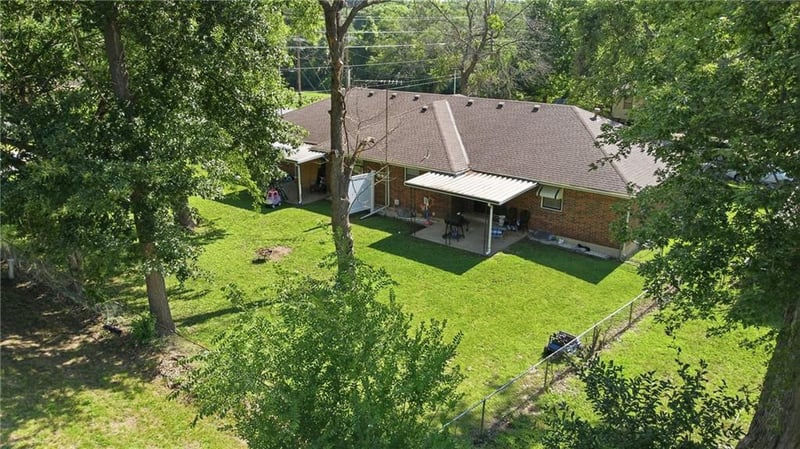 5900 Westridge Rd, Raytown, MO 64133